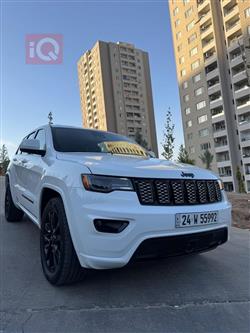 جیپ گراند شیرۆکی